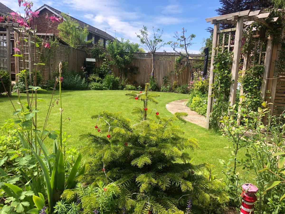 Sunshine Cottage Studley  Luaran gambar