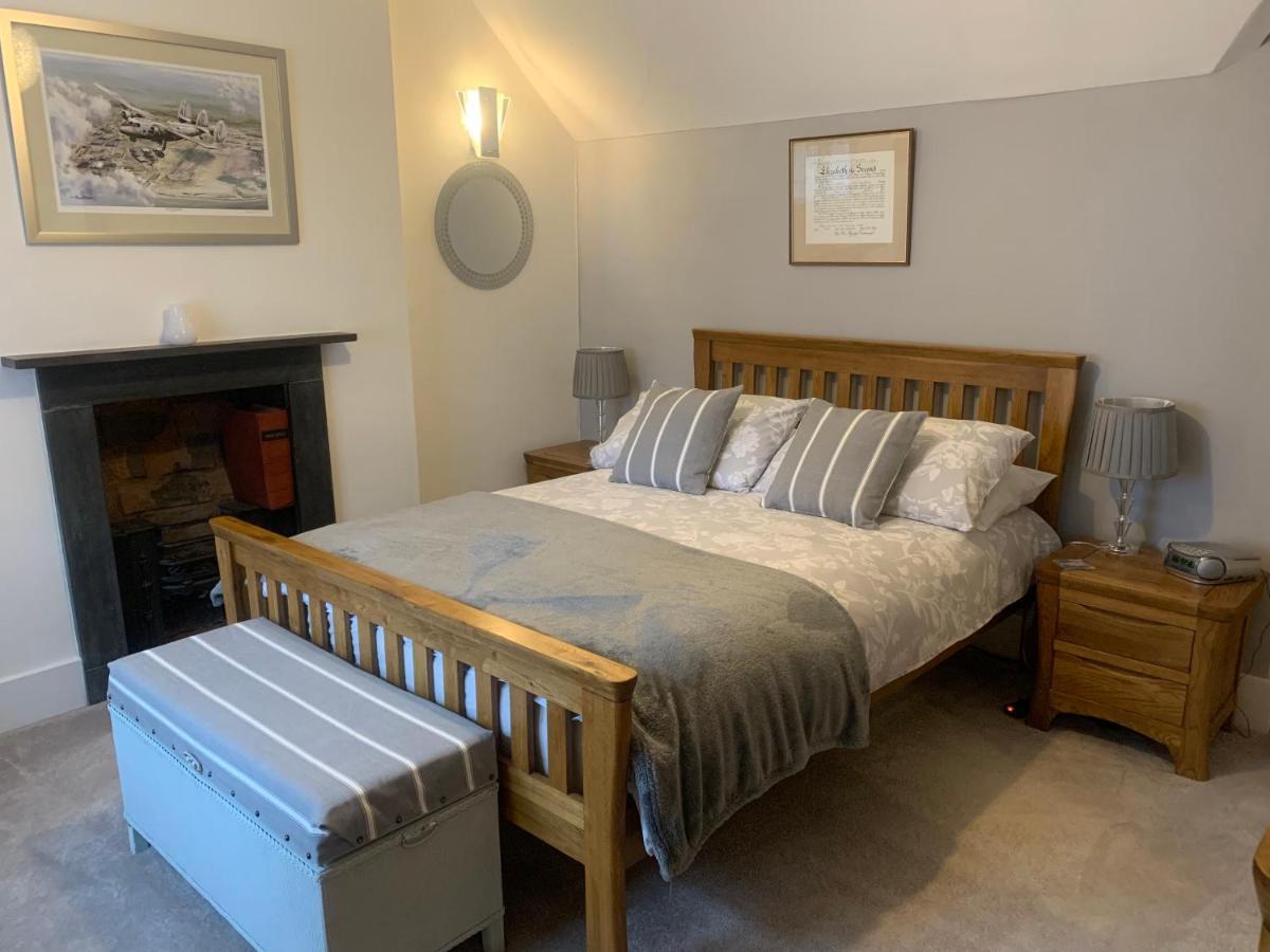Sunshine Cottage Studley  Luaran gambar